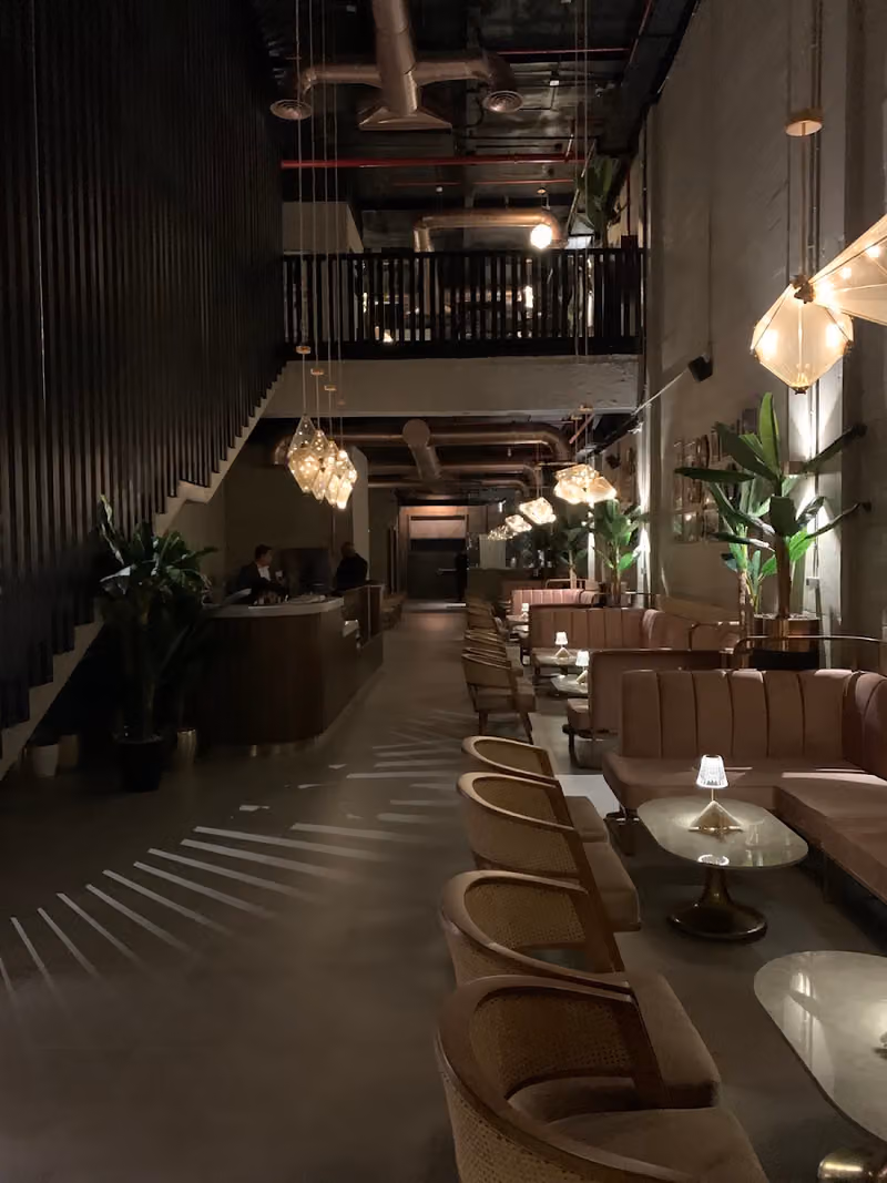 Shi Lounge