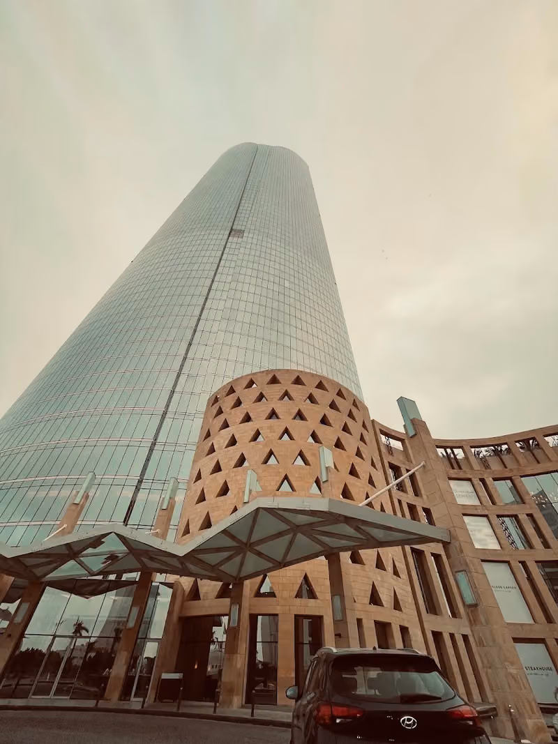 شقة مميزة بدخول ذاتي - في برج رافال