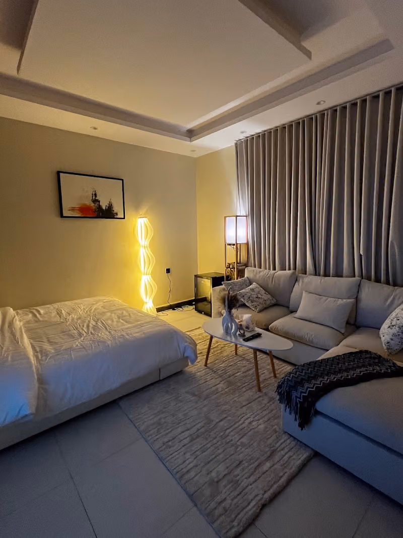 (شقة راقية بجانب البوليفارد (دخول ذاتي | Elegant Apartment near Boulevard (self check-in)