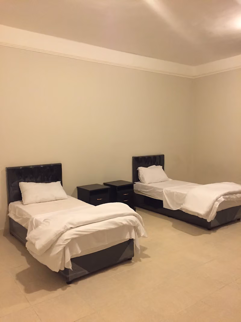 شقق عزاب عمارة عبير الشرق