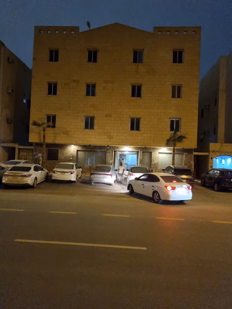 شقق رمادي للعوائل
