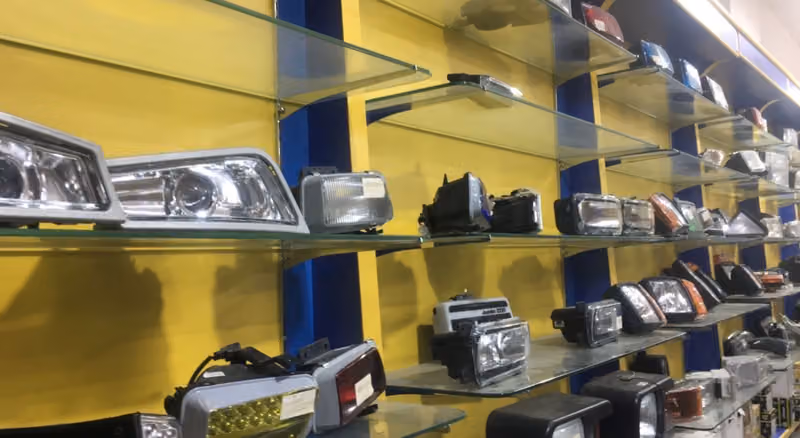 شركة عبدالعزيز ابو بكر بركات لمستلزمات الشاحنات وزينة السيارات
