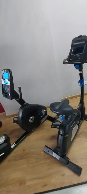 شركة اللياقة مدى الحياة للتجهيزات الرياضية والمسابح. Life time fitness