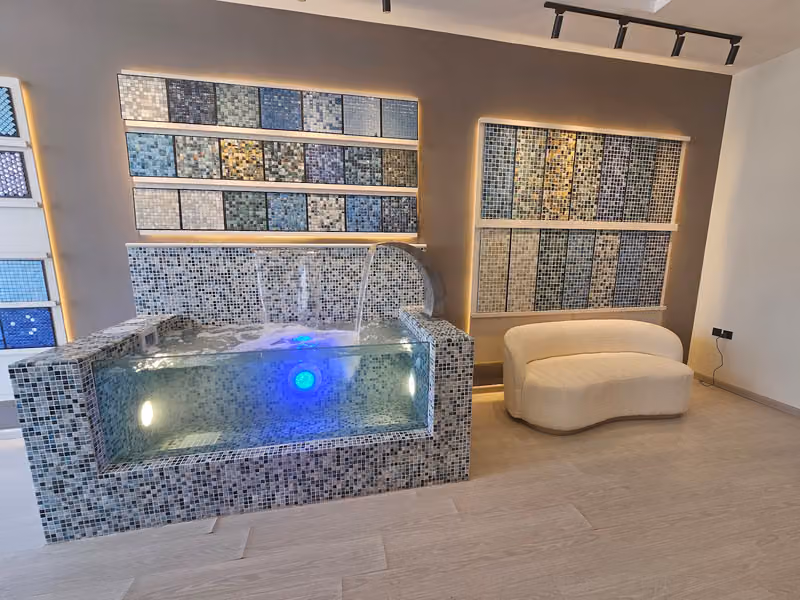 عنان الرياض لبرك السباحة