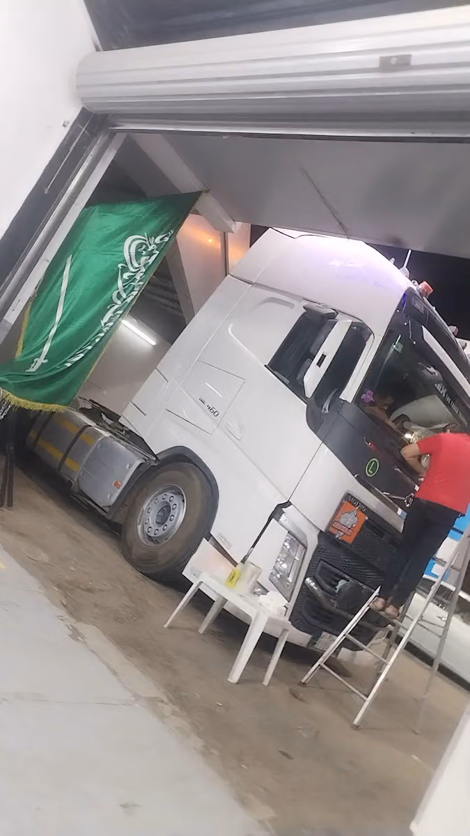 شركة دكتورلاصلاح كسور وشروخ زجاج السيارات