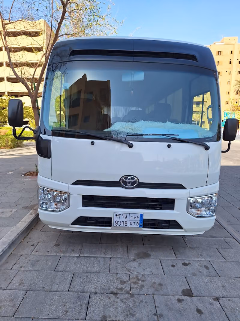 شركة حمزة للنقل التنفيذي Hamza Executive Transport Company