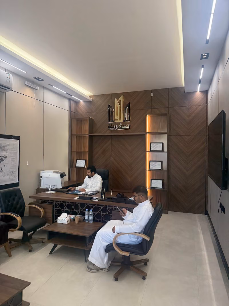 شركة مُلفت العقارية