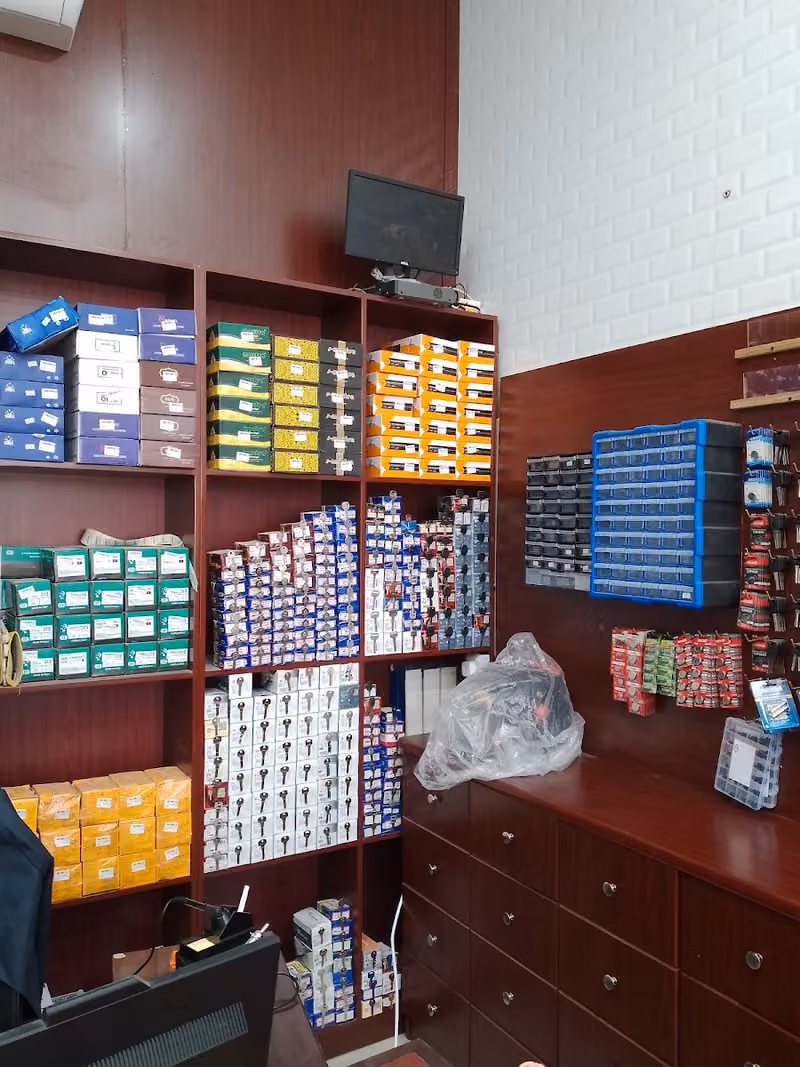 شركة مسار الخيالة للمفاتيح المشفرة فرع التنال