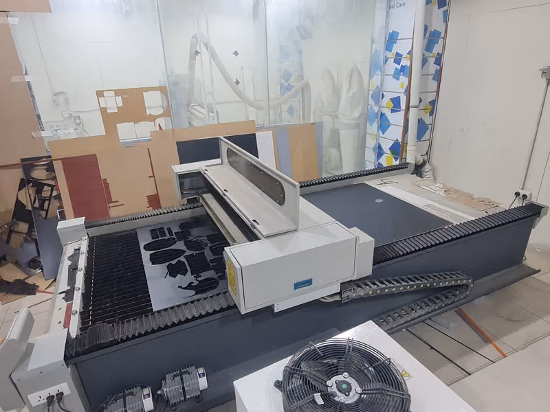 شركة نخبة المكارم القابضة للدعاية والإعلان