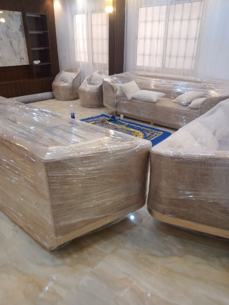 شركة نسيم الرياض نقل عفش مع التغليف ونقل اثاث بالرياض وتخزين اثاث