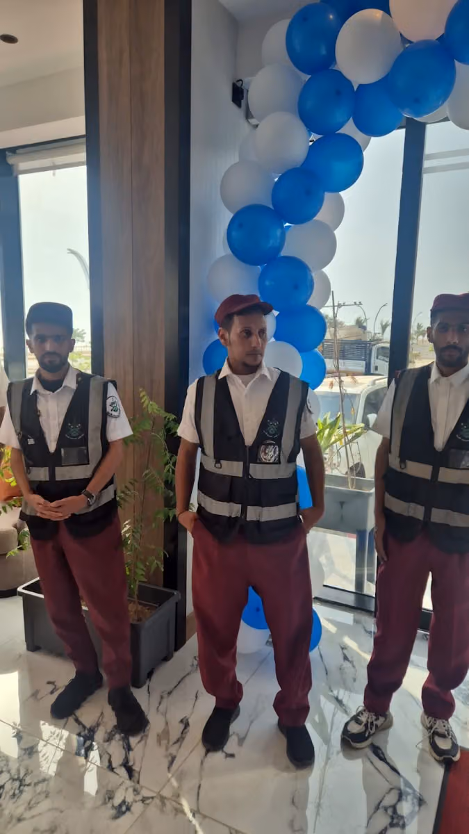 شركة قمة الامن الحديثة للحراسات الأمنية