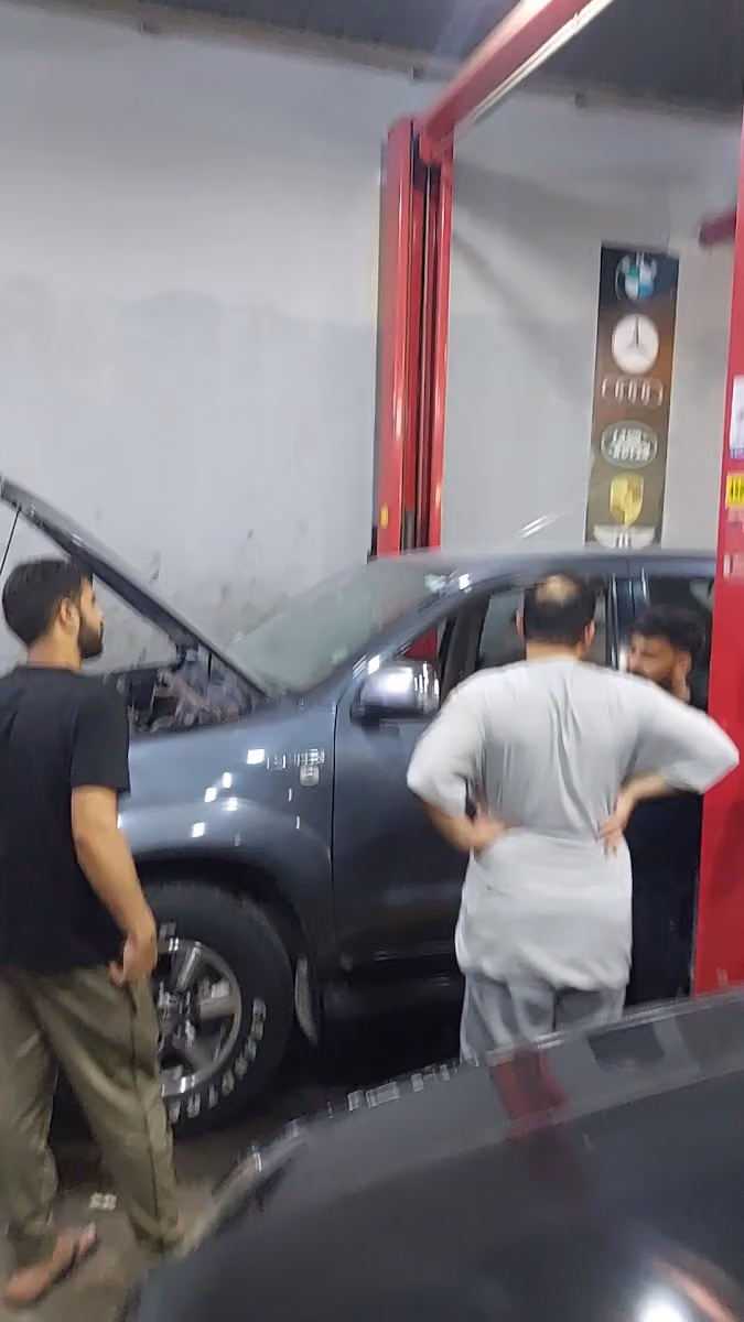 شركة روائع السيارات لصيانة السيارات ورشة رقم ١٦ | Car repair and maintenance workshop no.16
