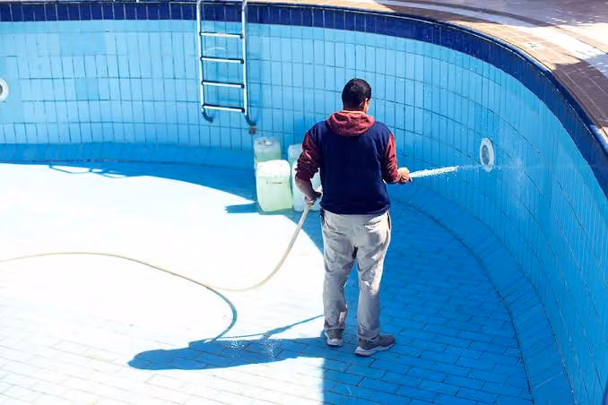 شركة صيانة مسابح بالرياض شركة ترميم مسابح بالرياض مؤسسة زهرة الابداع