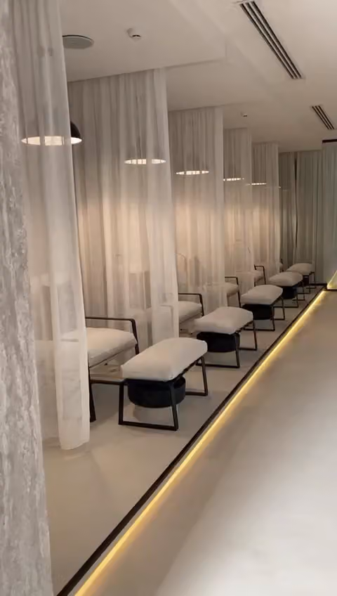 SO FAB Salon