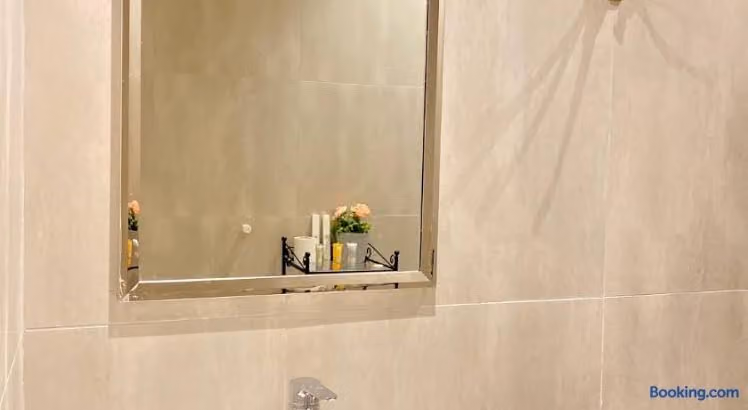 Spacious new 2 bedroom Apt-in amazing location B9