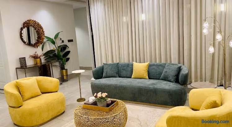 Spacious new 2 bedroom Apt-in amazing location B9