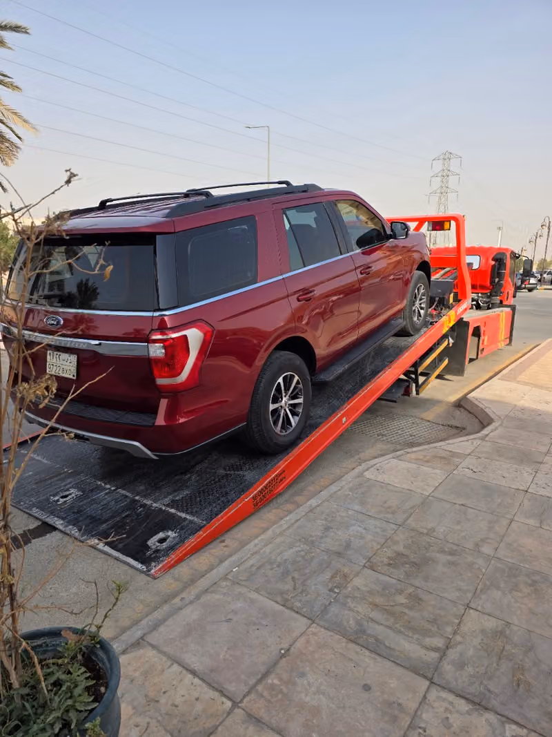سطحه لنقل السيارات