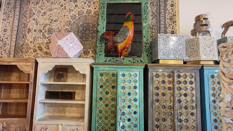 سوق التحف Antiques souq