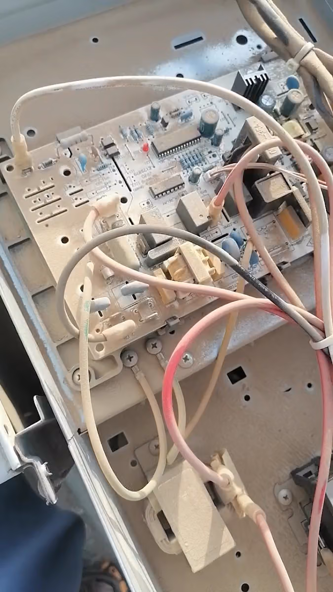 صیانہ تبریدوالتکییف Ac Repair Workshop