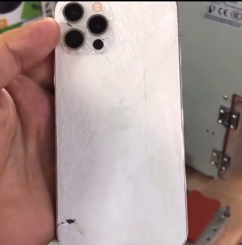 صيانة جوالات فوريه متنقلة iPhone repair service at home