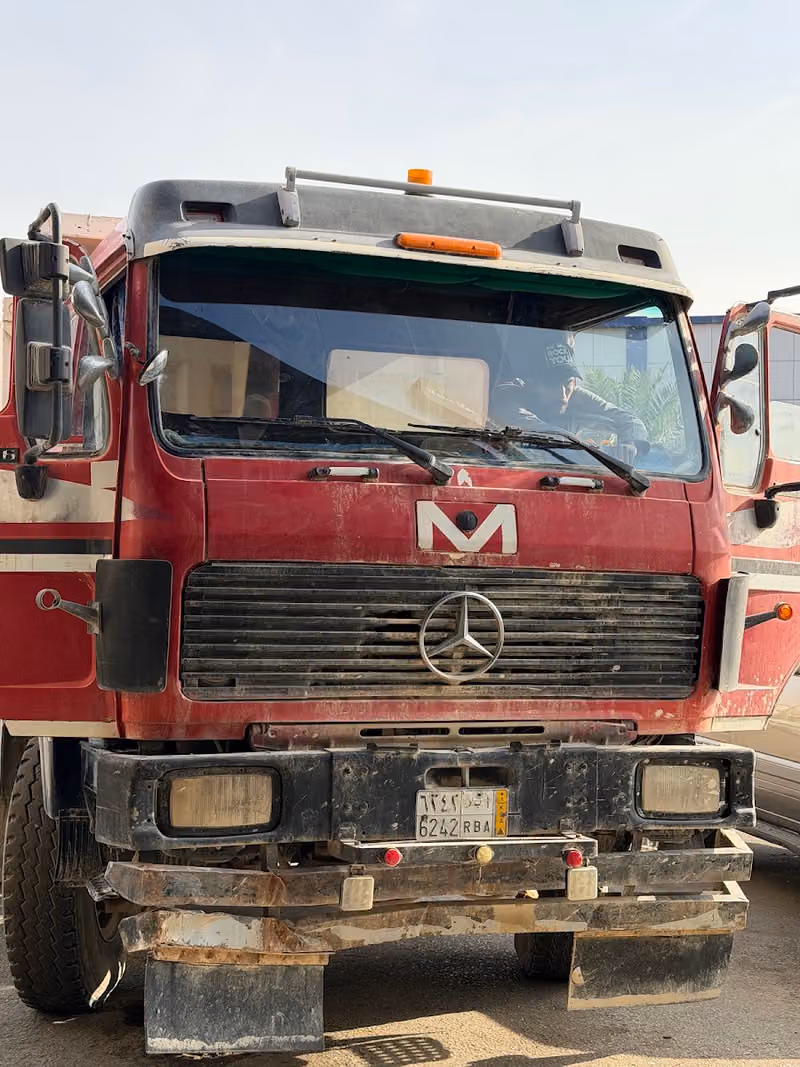 طبيب زجاج السيارات والمعدات الثقيله