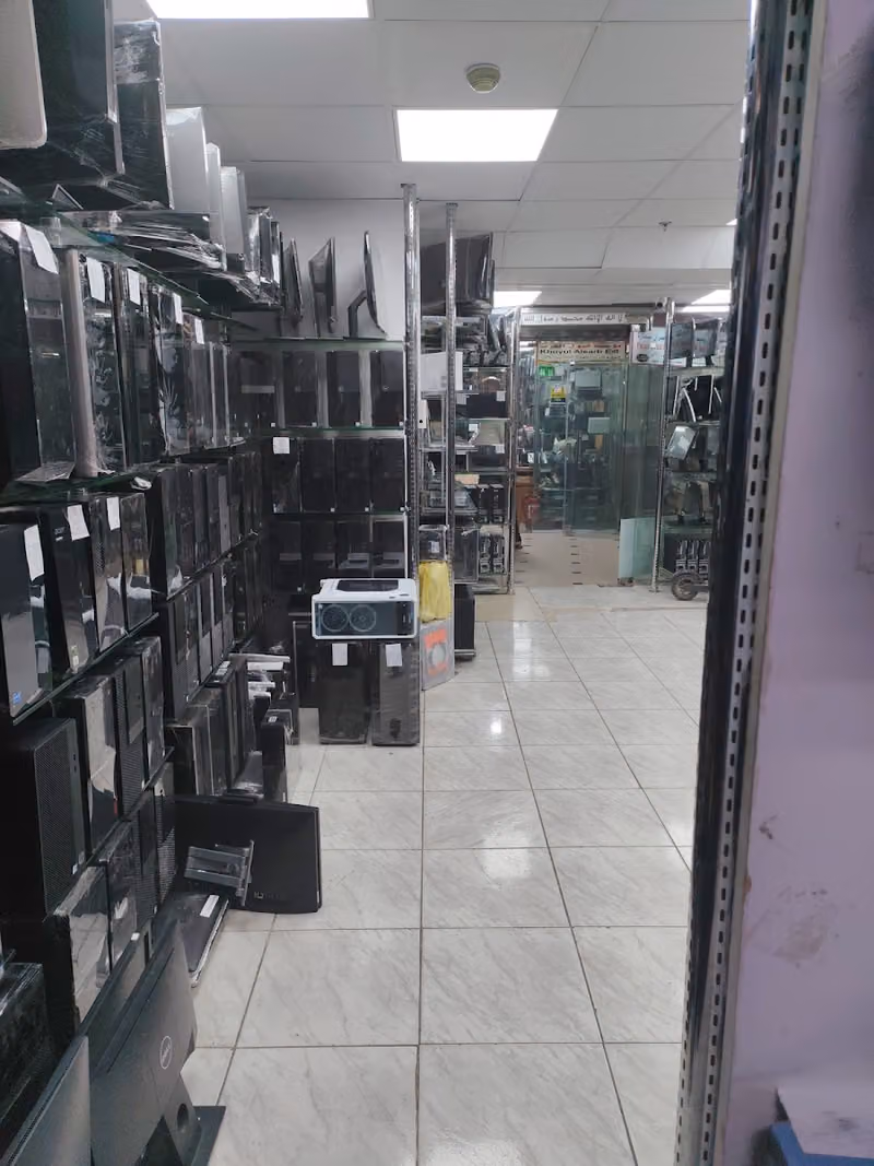 Tech era computer and toner selling and buying shop