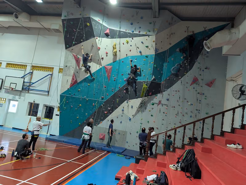 The Cave Alhamra Climbing | Indoor Rope Climbing Gym