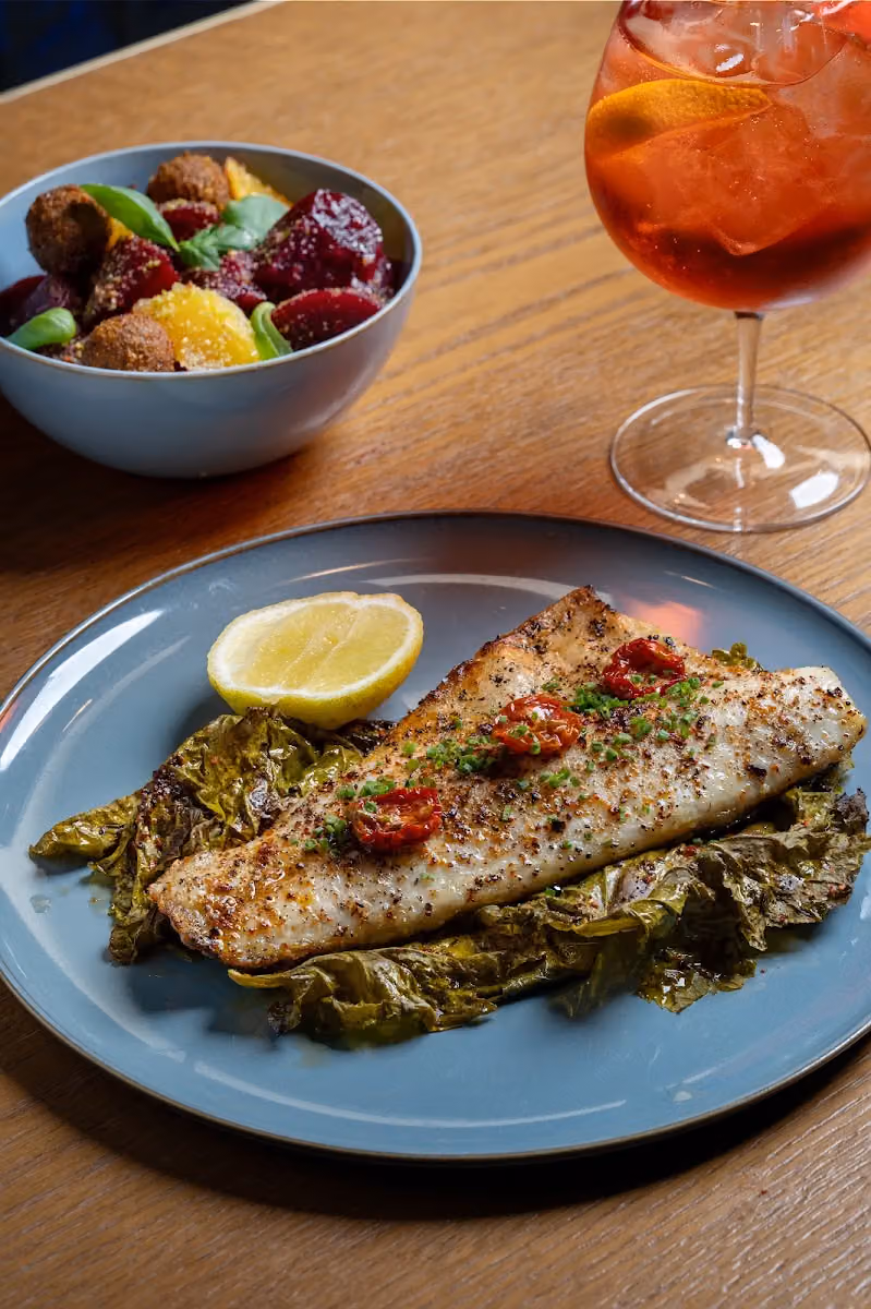 The Lighthouse Restaurant & Lounge, Diplomatic Quarter