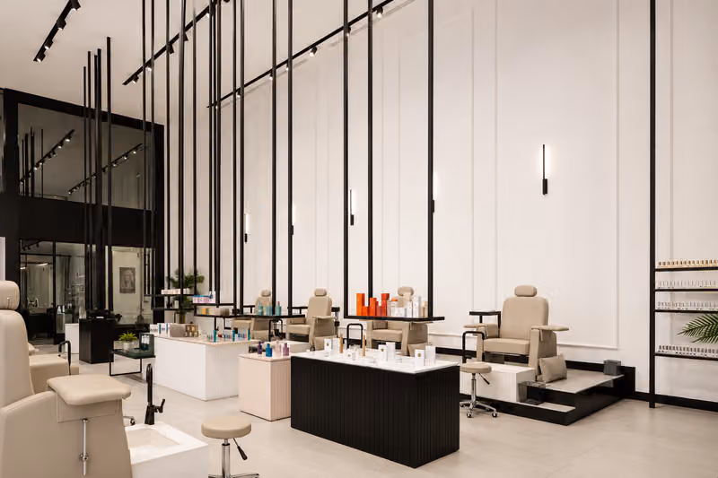 THE NAIL BAR