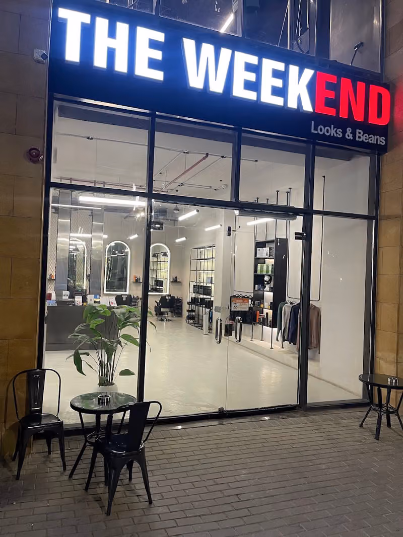 The Week End حلاق