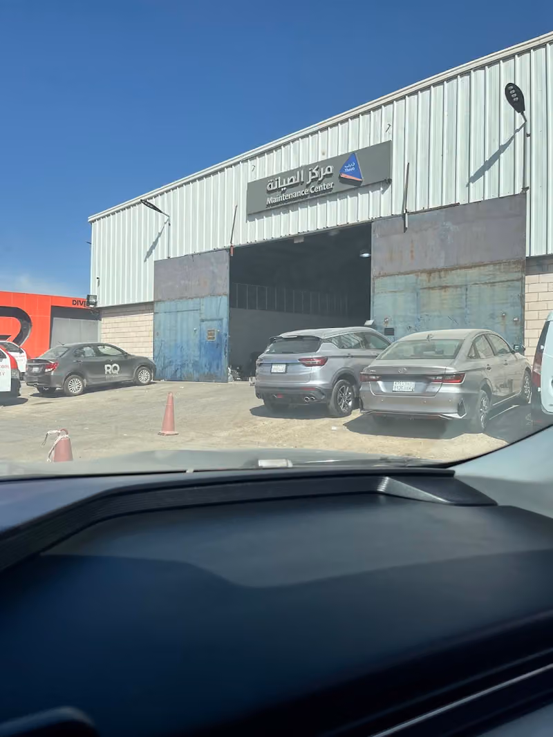 Theeb Workshop maintenance and oil change