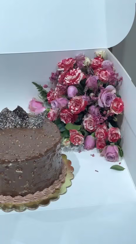 تحية الورد للزهور والهدايا