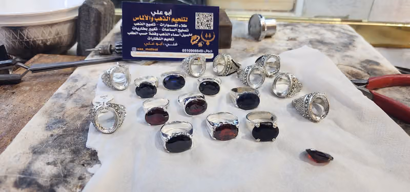تلحيم الذهب والماس والفضه تلميع الذهب والماس والفضه طلاء المعادن تصليح الساعات الرياض مول بوابه رقم واحد بنجاب السالم للذهب
