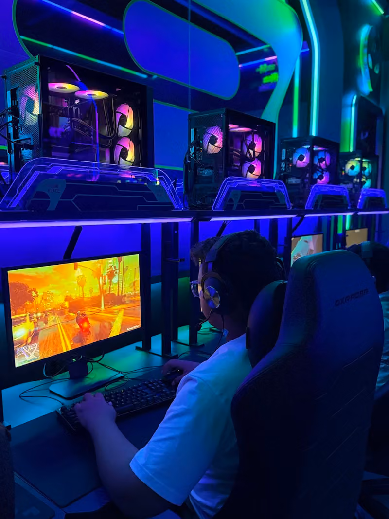ترو جيمرز | TRUE GAMERS E-Sports Gaming Cafe | Eid Galleria