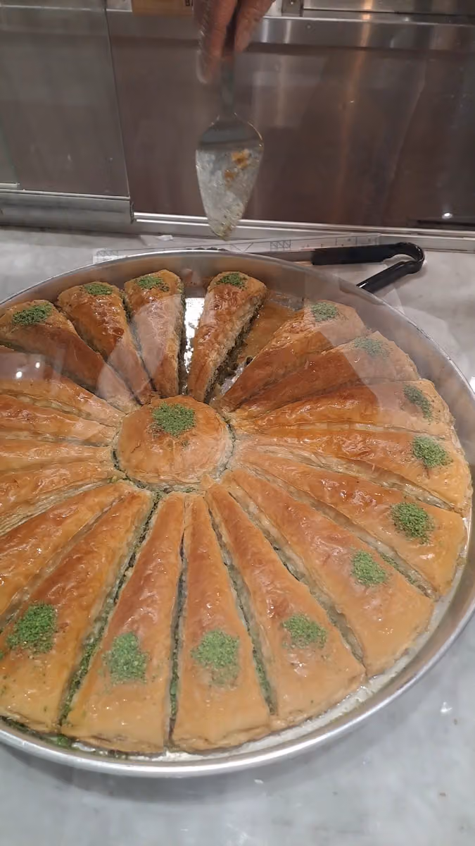 طوبى شاورما