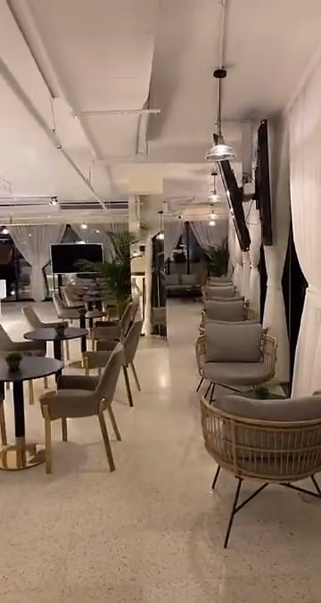 على ورد لاونج