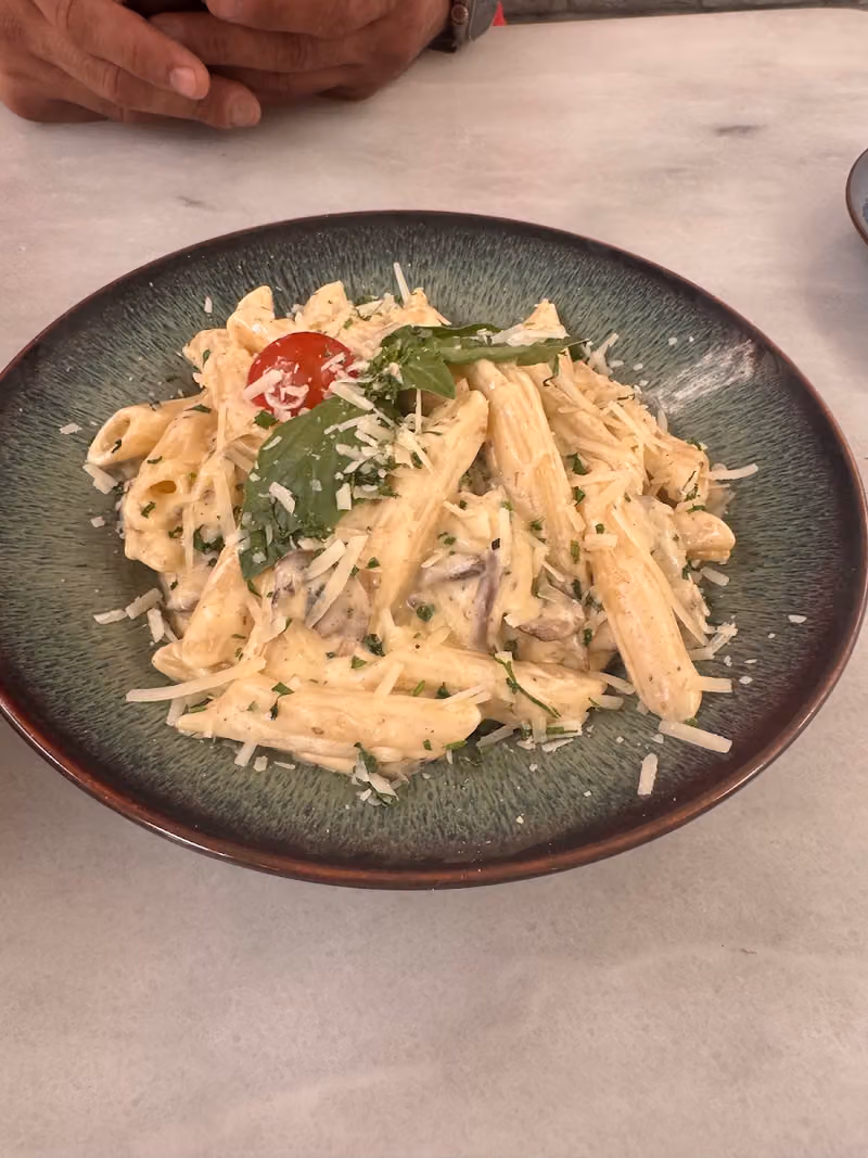 TOLA PIZZERIA