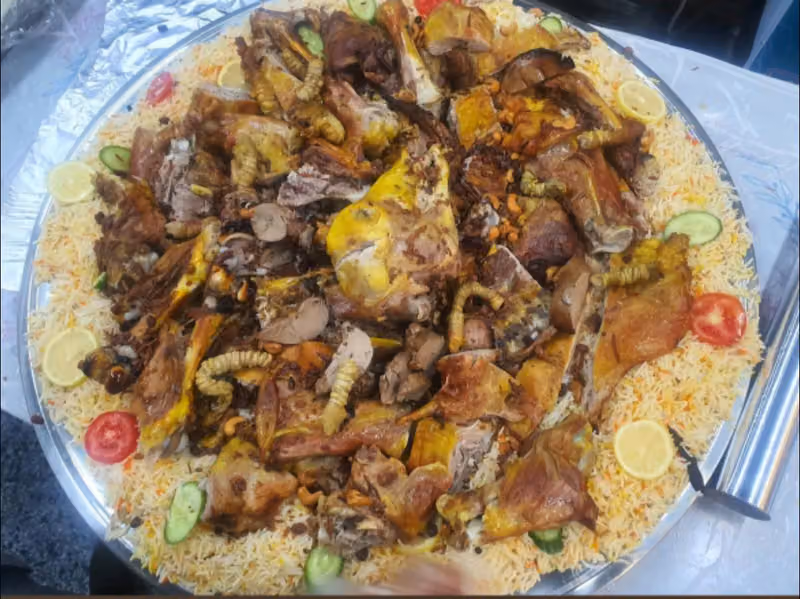 توصيل وجبات حضرمي
