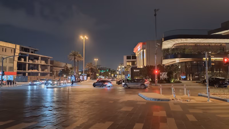 توصيل وشحن طلبات المتاجر والشركات