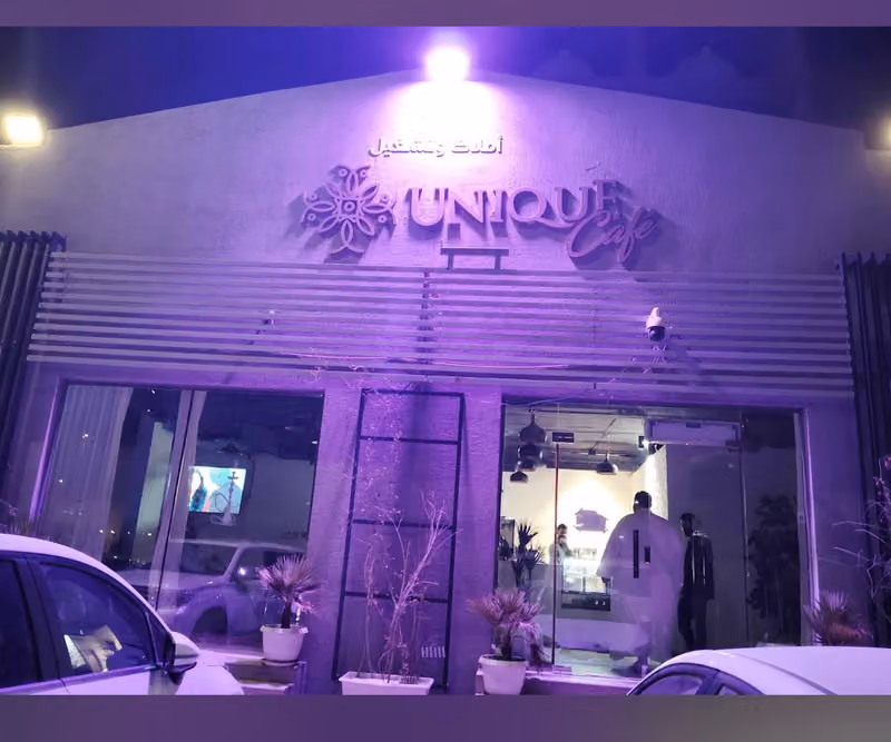 UNIQUE CAFE