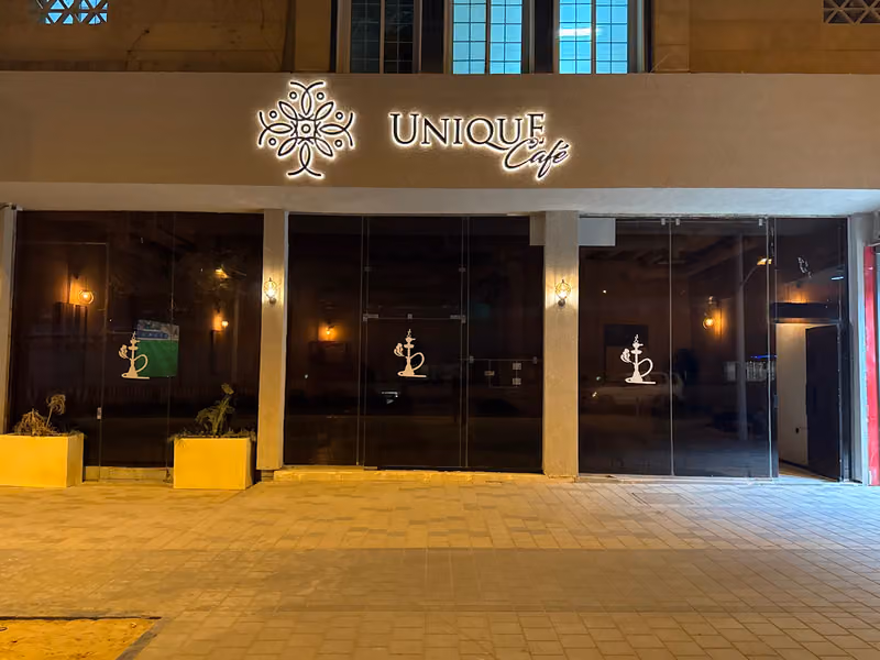 UNIQUE CAFE
