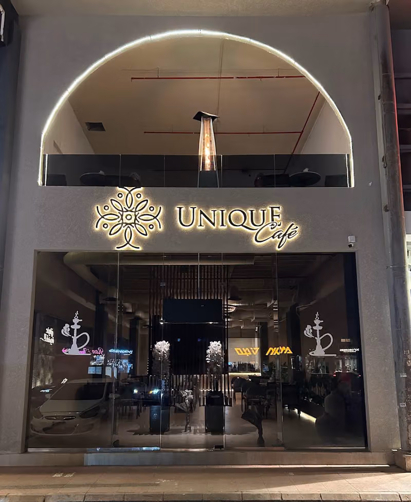 UNIQUE CAFE