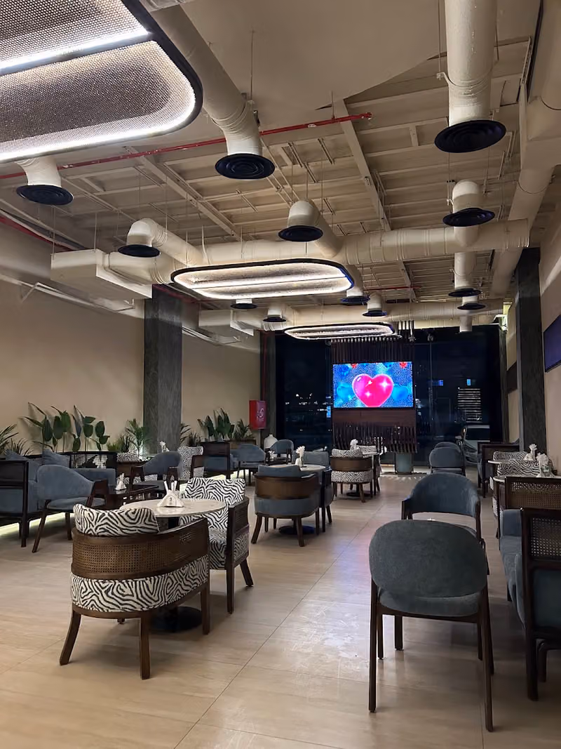 UNIQUE CAFE
