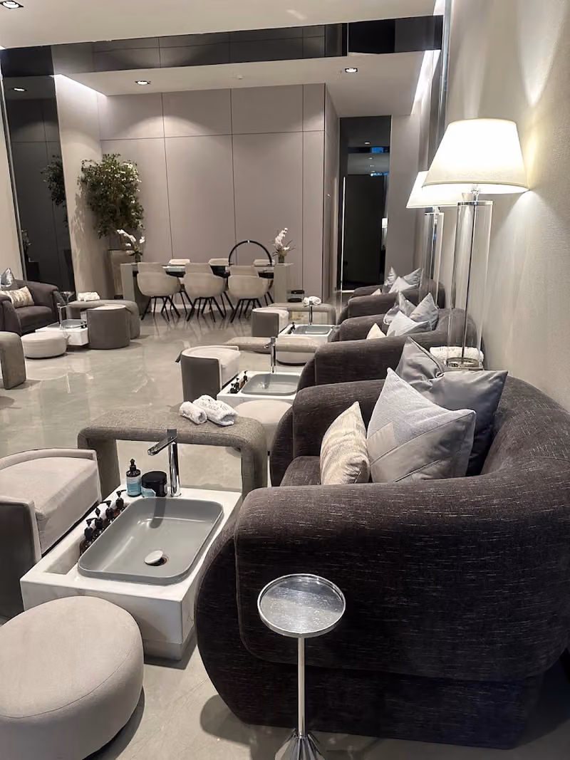 Urbane spa.nails