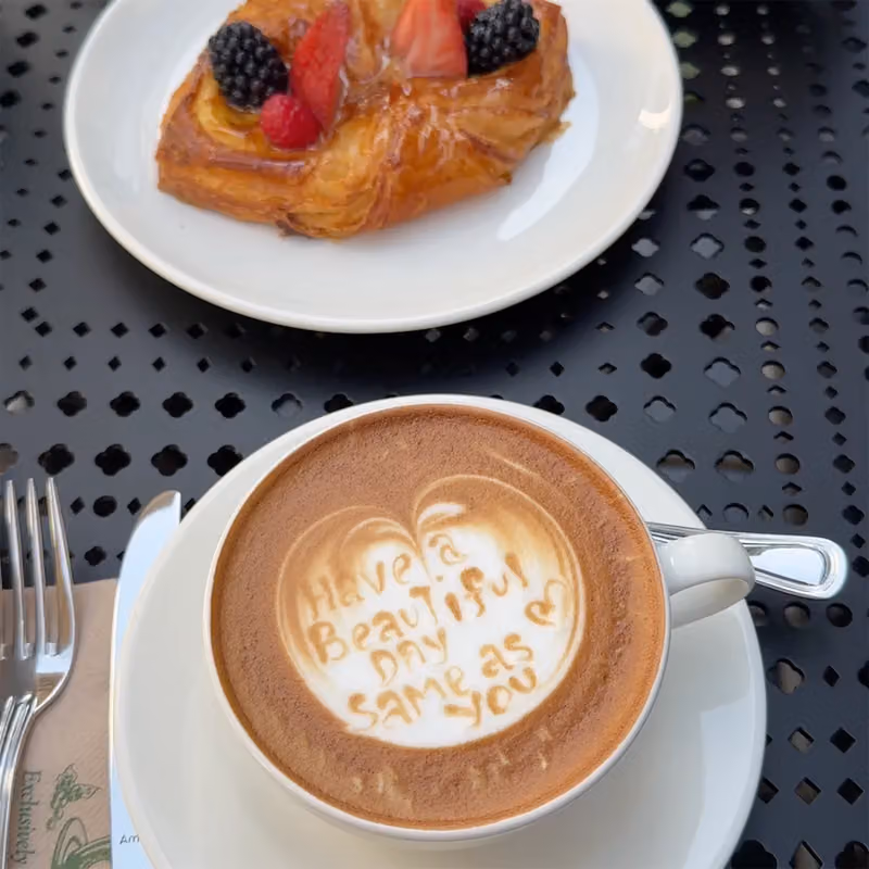 Urth Caffé