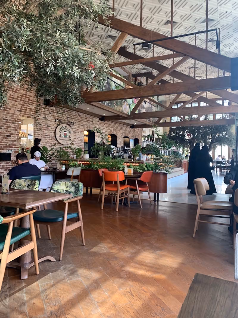 Urth Caffé — Tahlia