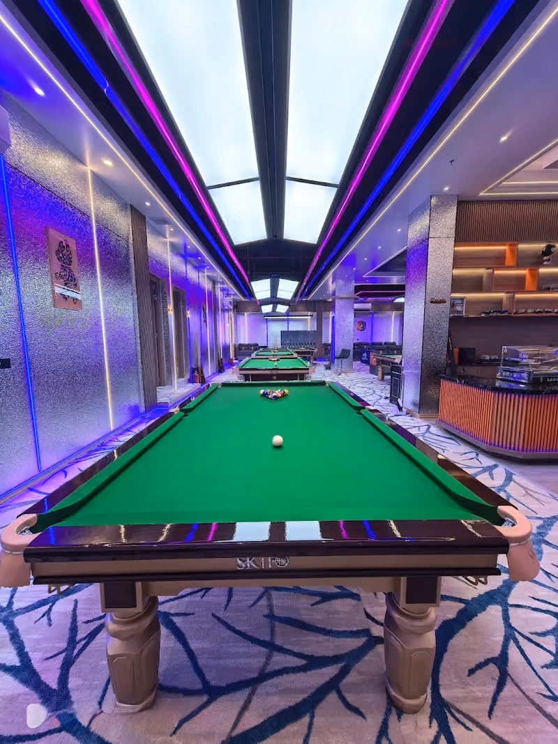 利雅得 V8 台球俱乐部 V8 Billiards Club بلياردو و سنوكر