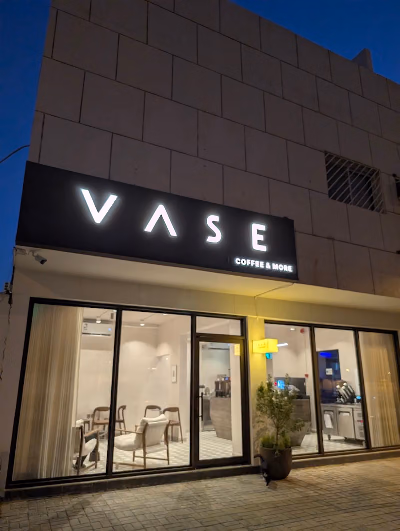 Vase Cafe