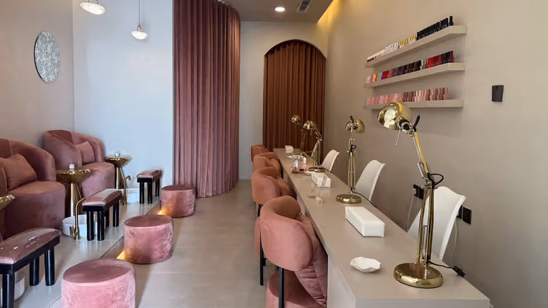Vibe nails Spa
