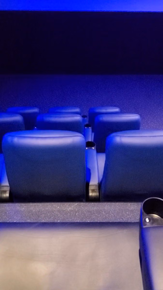 VOX cinema‎